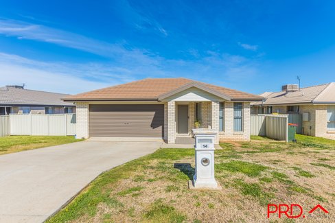 14 Tulipwood Crescent, TAMWORTH NSW 2340