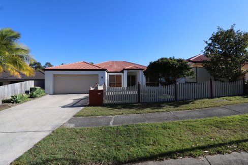 14 Wattlebrush Grove, MOLENDINAR QLD 4214