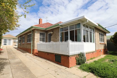 140 Uriarra Road, CRESTWOOD NSW 2620