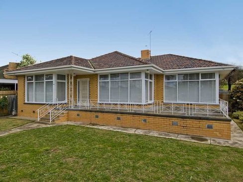 140 Vines Road Hamlyn Heights 3215