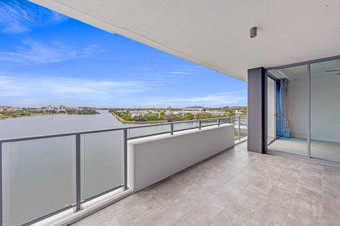 1406/397 Christine Avenue, VARSITY LAKES