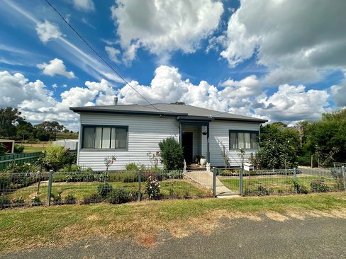 142 Albury St, TUMBARUMBA NSW 2653