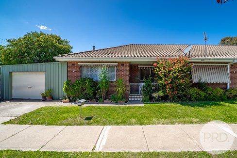 1/42 Tichborne Crescent, KOORINGAL NSW 2650