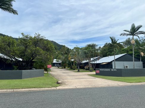 14/28 Island Drive, CANNONVALE QLD 4802