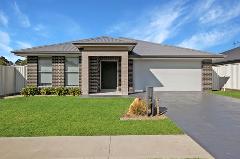 144 Scarborough Way, DUNBOGAN NSW 2443