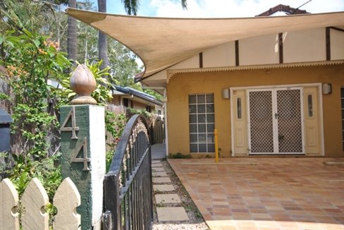 1/44 Walton Street, SOUTHPORT QLD 4215