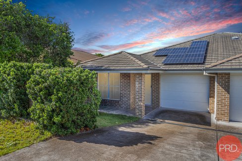 14A Honeysuckle Drive, ABERGLASSLYN NSW 2320