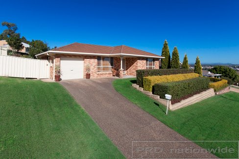 15 Adam Avenue, RUTHERFORD NSW 2320