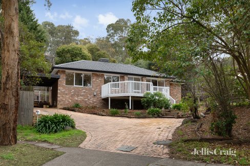 15 Albion Crescent Greensborough 3088