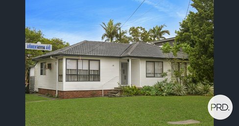 15 Armentieres Avenue, MILPERRA