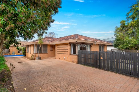 1/5 Blanche Court Doncaster East 3109
