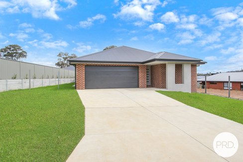 15 Bowerbird Court, THURGOONA NSW 2640
