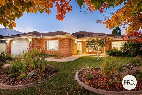 15 Bowyer Place, GLENROY NSW 2640