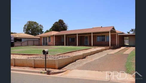 15 Burke Crescent, DAMPIER WA 6713
