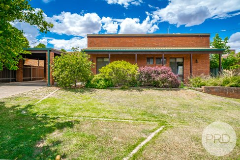 15 Carmody Street, KOORINGAL NSW 2650