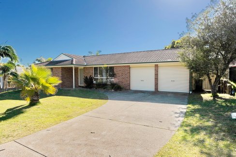 15 Clonmeen Cct, ANNA BAY NSW 2316