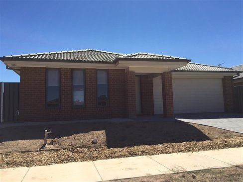 15 Counsel Road, HUNTLY VIC 3551