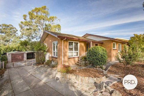 15 Cumberlege Crescent, PEARCE ACT 2607