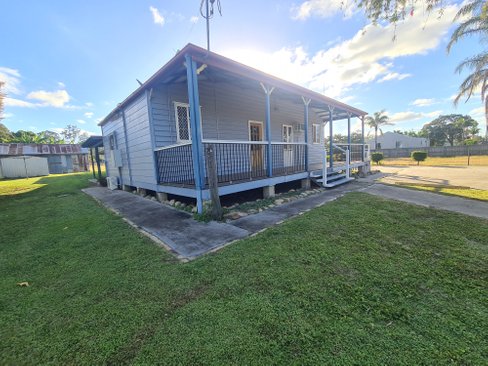 15 DOUGALL Street, BOROREN QLD 4678