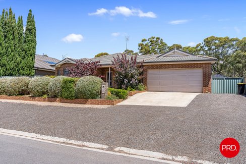 15 Edmarna Way, MAIDEN GULLY VIC 3551