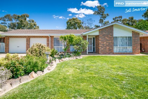 15 Elanora Place, GLENFIELD PARK NSW 2650