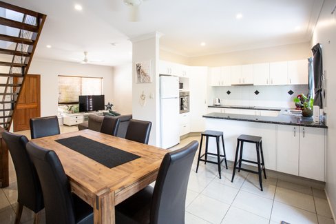 1/5 Erromango Drive, JUBILEE POCKET QLD 4802