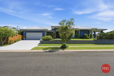 15 Green Bluff Road, SAPPHIRE BEACH NSW 2450
