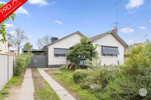 15 Green Street, LONG GULLY VIC 3550