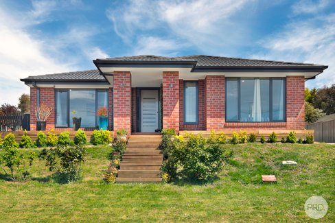 15 Hammon Street, CRESWICK VIC 3363