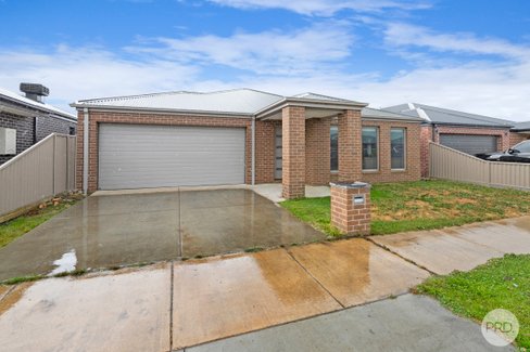 15 Harmony Way, ALFREDTON VIC 3350