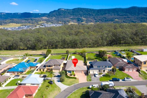 15 Hartfield Avenue, HORSLEY NSW 2530