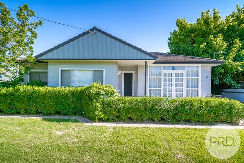 15 Heydon Avenue, TURVEY PARK NSW 2650