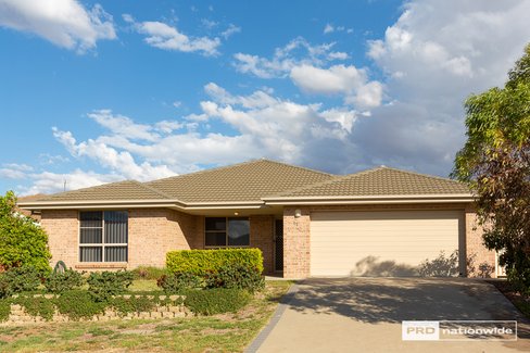 15 Hibiscus Way, TAMWORTH NSW 2340