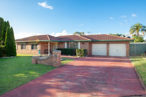 15 Holford Crescent, THORNTON NSW 2322