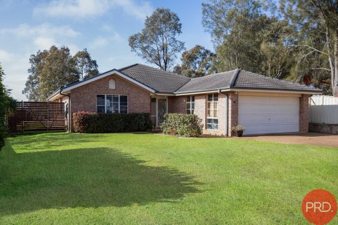 15 Honeyoak Drive, ABERGLASSLYN NSW 2320