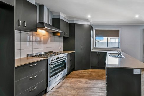 15 Keewong Drive, STRATHFIELDSAYE VIC 3551