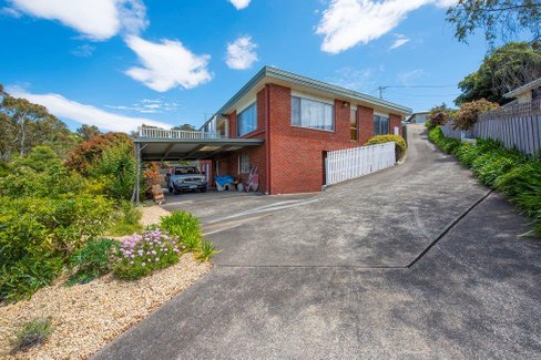 15 Kinarra Crescent, CHIGWELL TAS 7011
