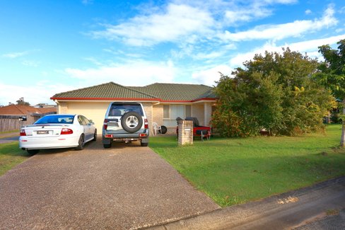 15 Lauren Grove, UPPER COOMERA QLD 4209