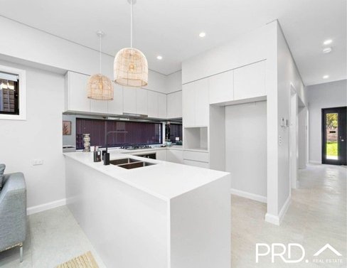 15 Lehn Road, EAST HILLS NSW 2213