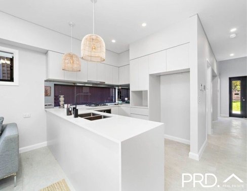 15 Lehn Road, EAST HILLS NSW 2213