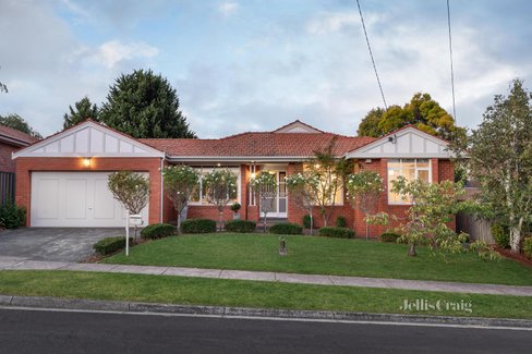 15 London Court Greensborough 3088