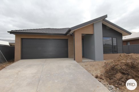 15 Lugano Avenue, ALFREDTON VIC 3350