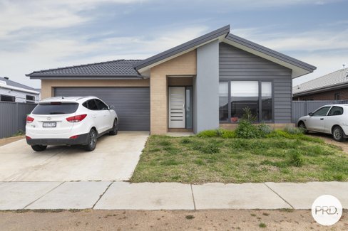 15 Lugano Avenue, ALFREDTON VIC 3350