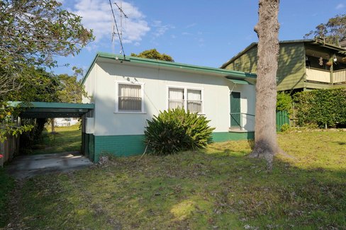 1/5 Montevideo Parade, NELSON BAY NSW 2315