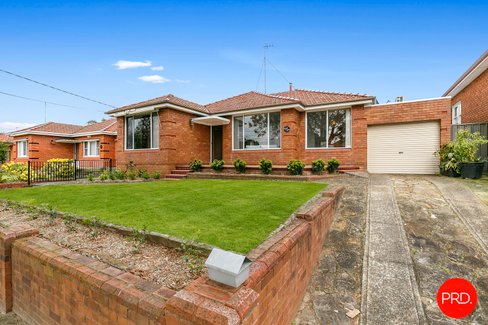15 Moorefield Avenue, KOGARAH NSW 2217