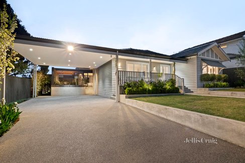 15 Moorwatha Street Macleod 3085