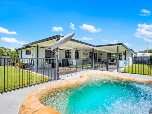15 Neeson Place, CURRUMBIN WATERS QLD 4223