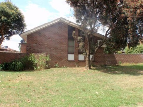 1/5 Nordlingen Drive, TOLLAND NSW 2650
