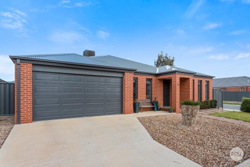 15 Ormond Drive, MARONG VIC 3515