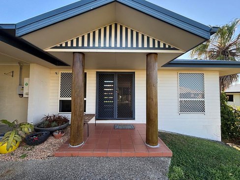 15 Palmview Court, RURAL VIEW QLD 4740